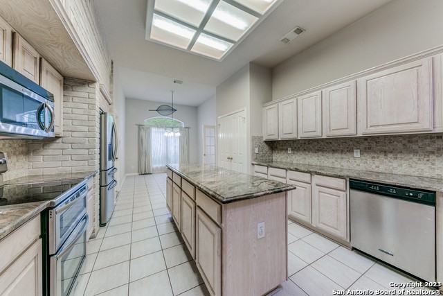 1707 Aspen Rdg - Photo 6 of 12