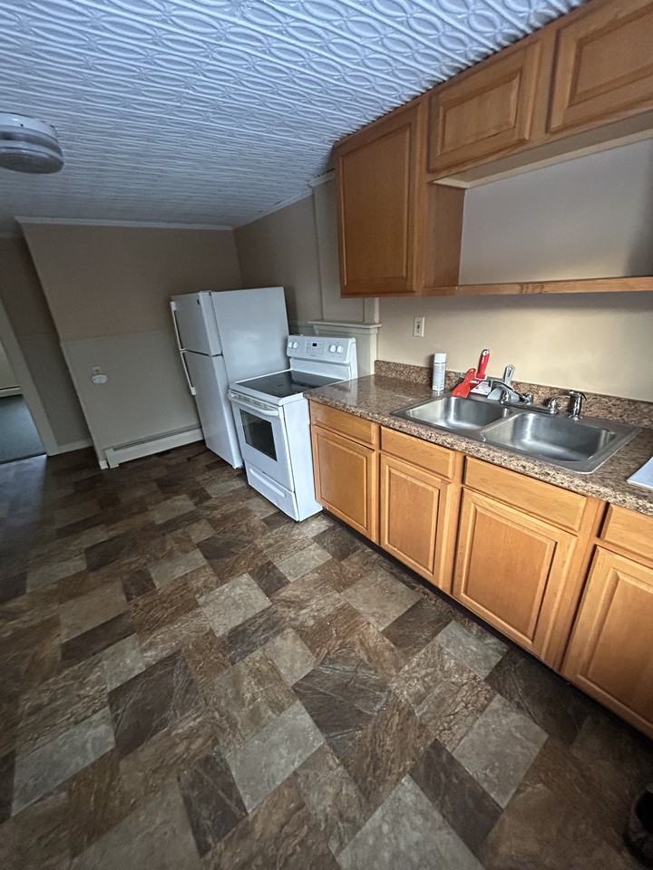 137 Reynolds Street #C - Photo 2 of 8