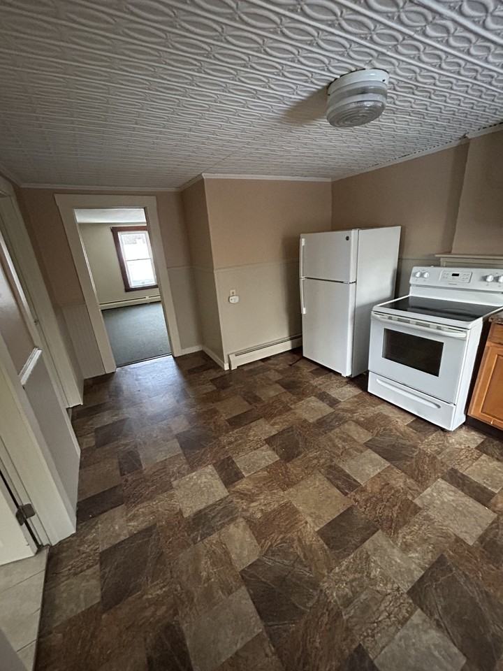 137 Reynolds Street #C - Photo 3 of 8