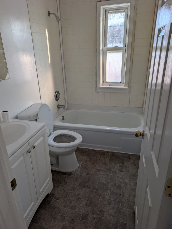 739 Harriet St #2 - Photo 2 of 13