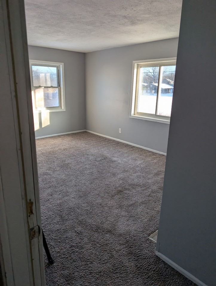 739 Harriet St #2 - Photo 5 of 13