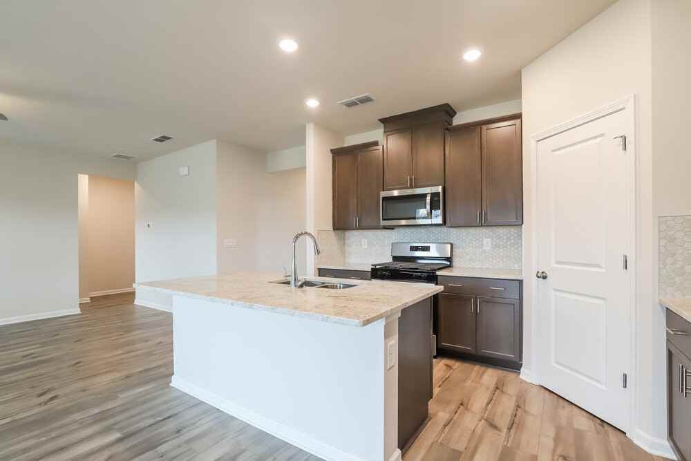 5910 Green Ash Ct - Photo 7 of 17