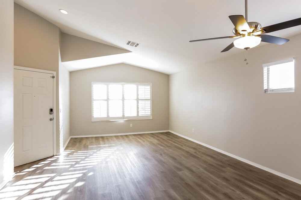 8256 N 112th Ave - Photo 3 of 16