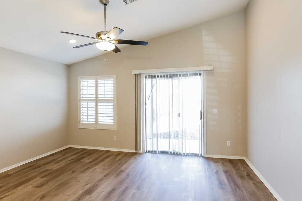 8256 N 112th Ave - Photo 4 of 16