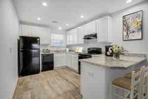 featured image of 800 Broward Rd