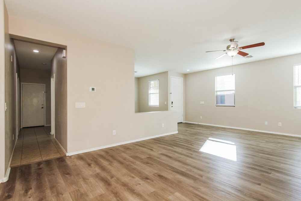 2218 S 118th Ave - Photo 5 of 16