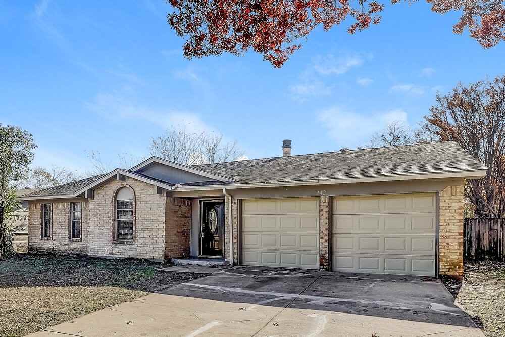 742 Yale Dr - Photo 3 of 16