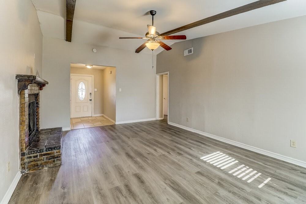 742 Yale Dr - Photo 4 of 16