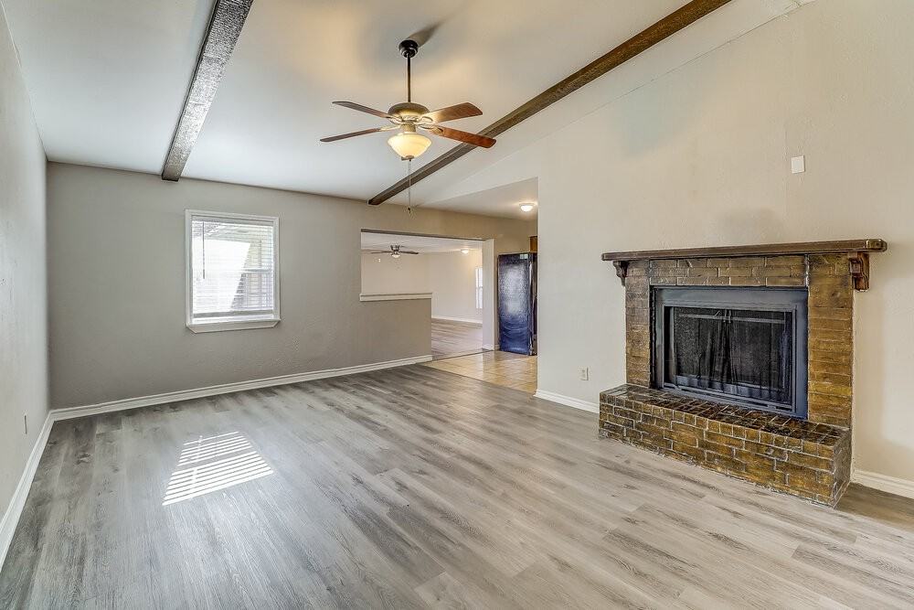 742 Yale Dr - Photo 5 of 16