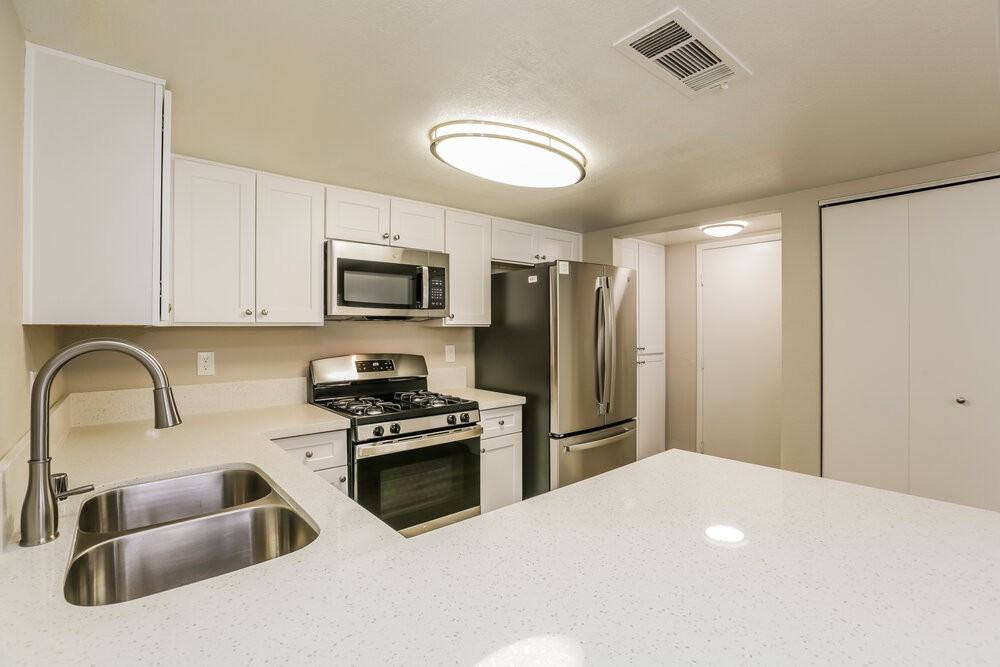 6373 Rose Tree Ln - Photo 7 of 18