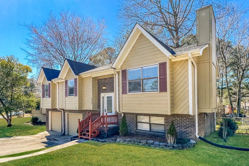 1536 Moseley Lane - Photo 3 of 25