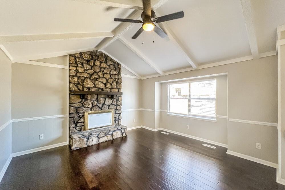 1536 Moseley Lane - Photo 4 of 25