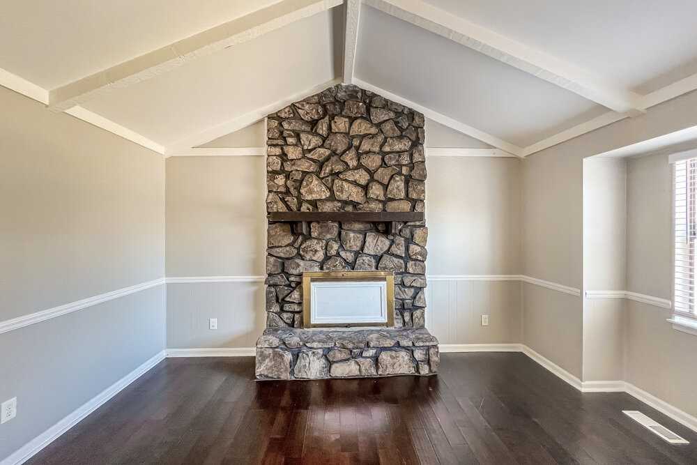 1536 Moseley Lane - Photo 6 of 25