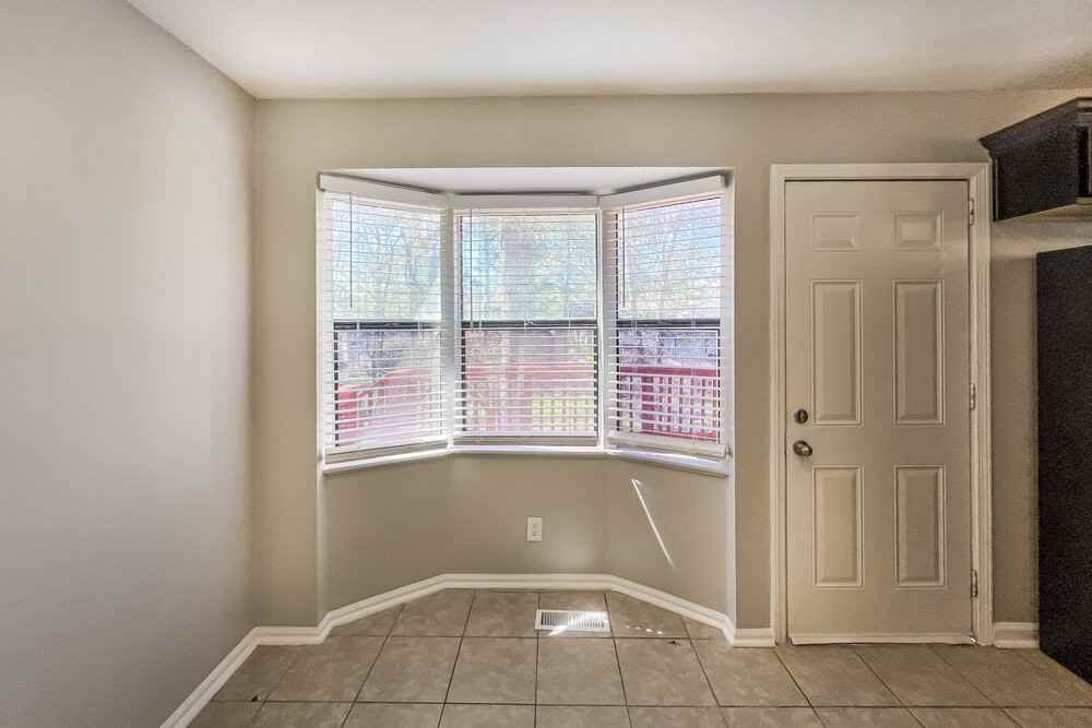 1536 Moseley Lane - Photo 7 of 25