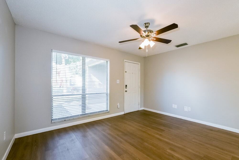 9556 Brimton Dr - Photo 3 of 16