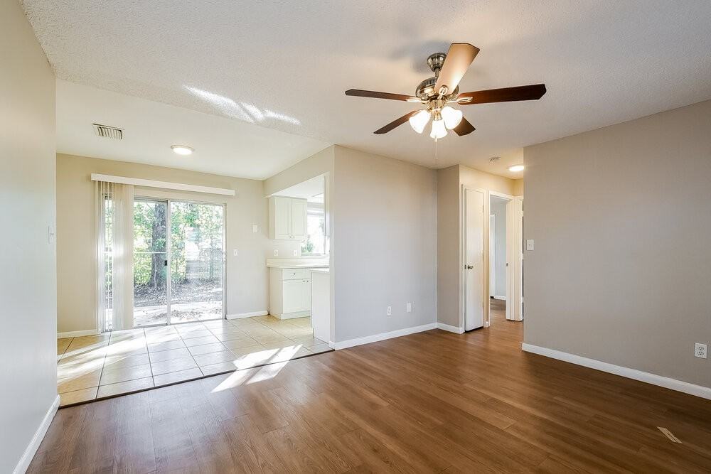 9556 Brimton Dr - Photo 5 of 16