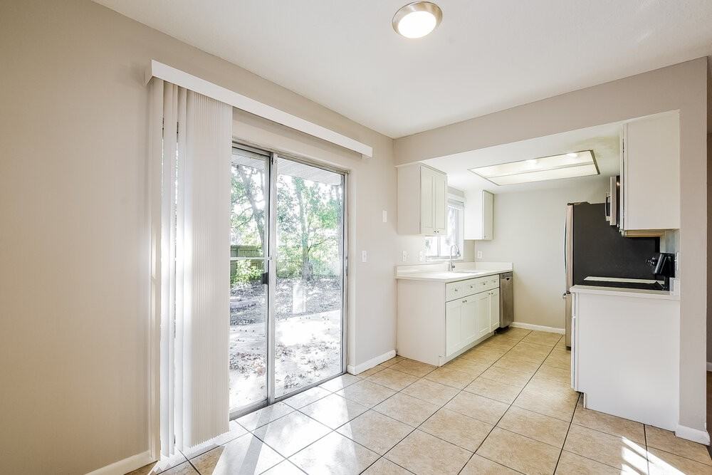 9556 Brimton Dr - Photo 6 of 16