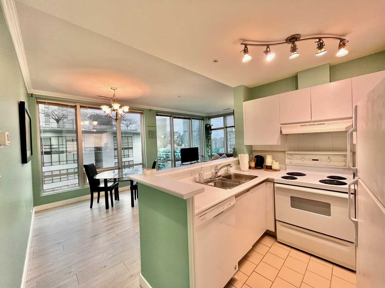 989 Nelson Street #1214 - Photo 3 of 10