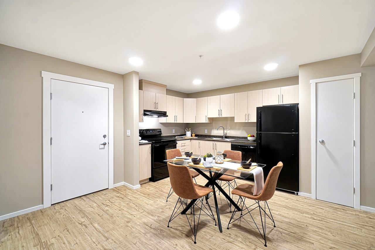 College Heights Apartments - Photo 4 of 11