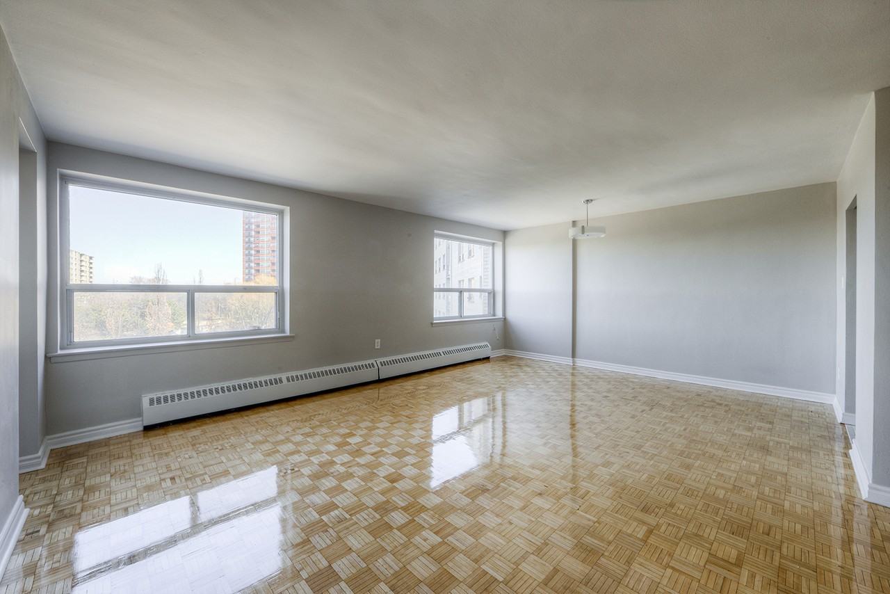 440 Rathburn Road - Photo 6 of 30