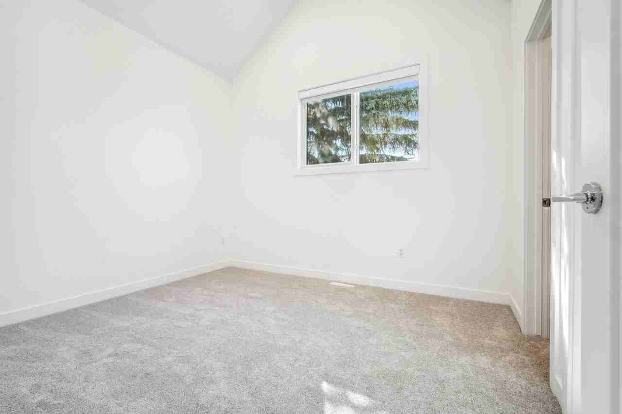 13516 115 Avenue - Photo 7 of 34