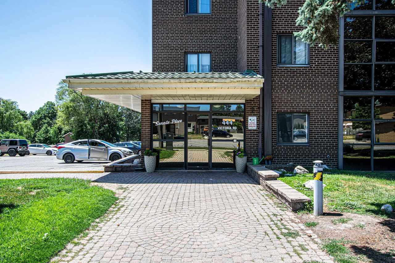 444 Victoria Road - Photo 4 of 23