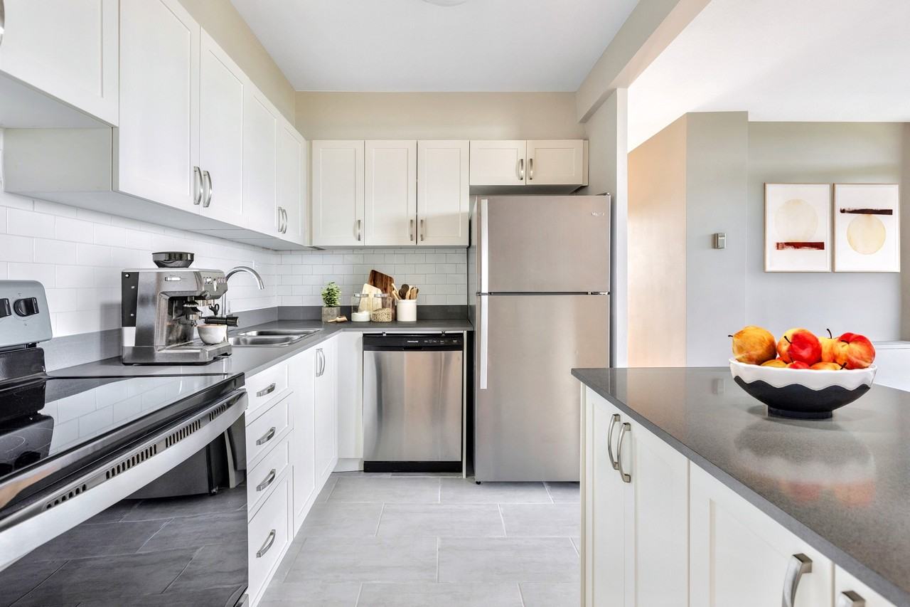 Island Park Towers - Photo 3 of 16