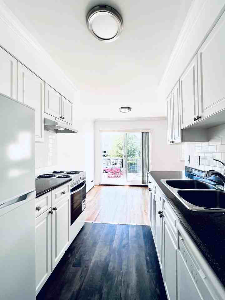 Brentview Manor - Photo 3 of 11