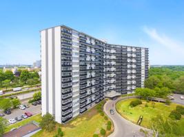 featured image of 75 Thorncliffe Park Dr