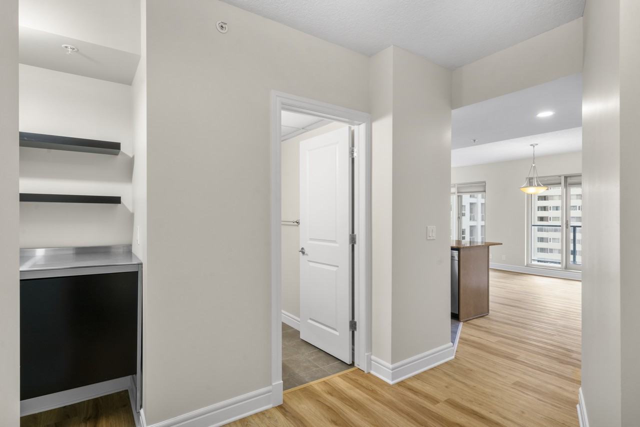 907-920-5 Ave SW - Photo 7 of 45