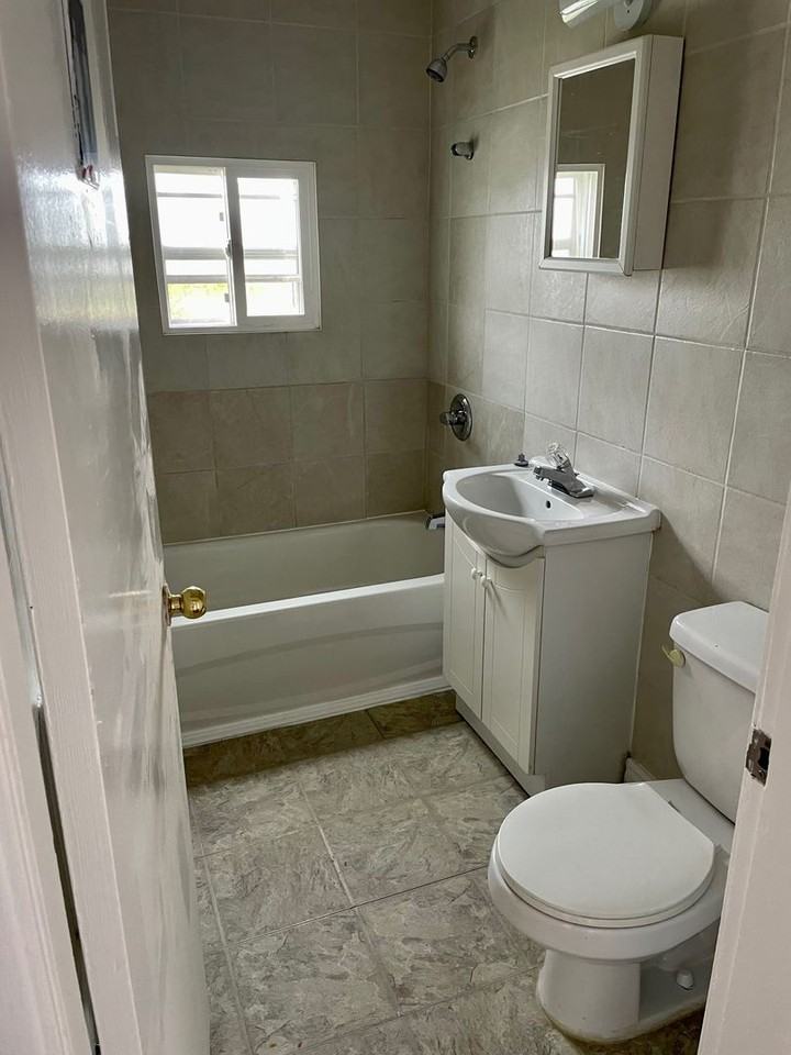 11235 - Photo 2 of 5