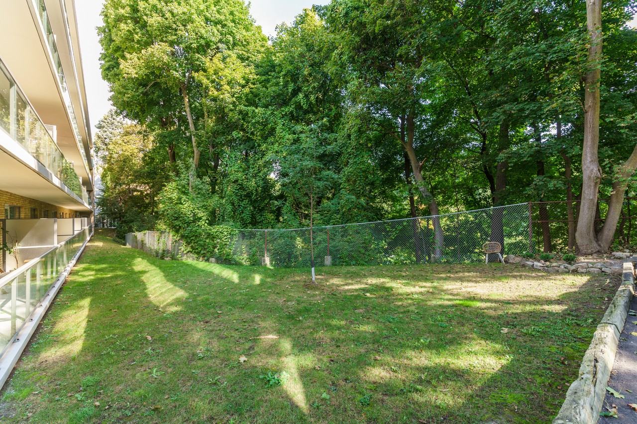 49 Glen Elm Ave - Photo 7 of 37