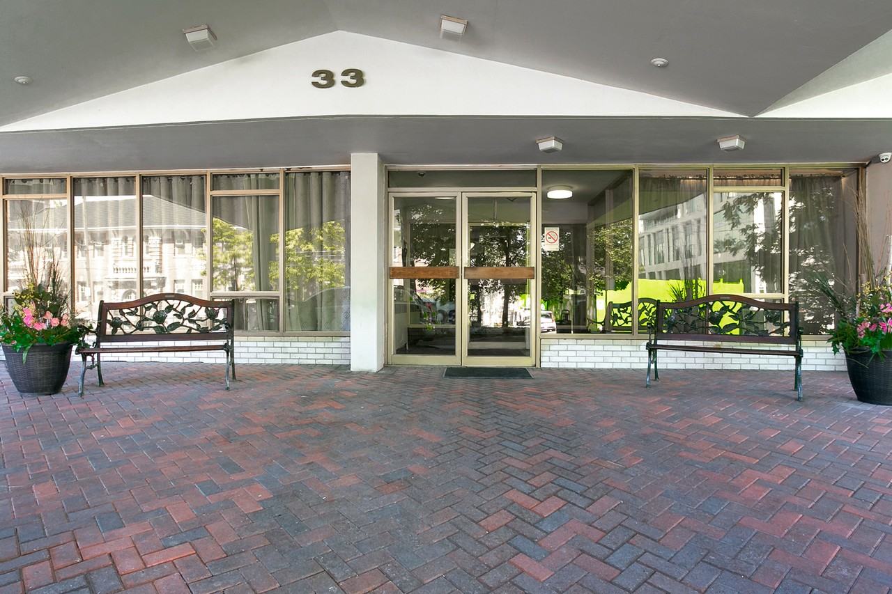 33 Erskine Avenue - Photo 4 of 42