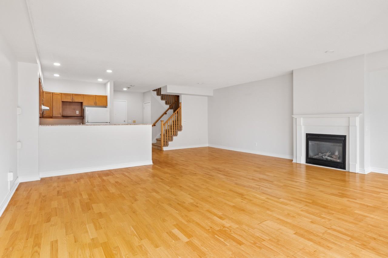 Clarendon Lanes - Photo 5 of 36