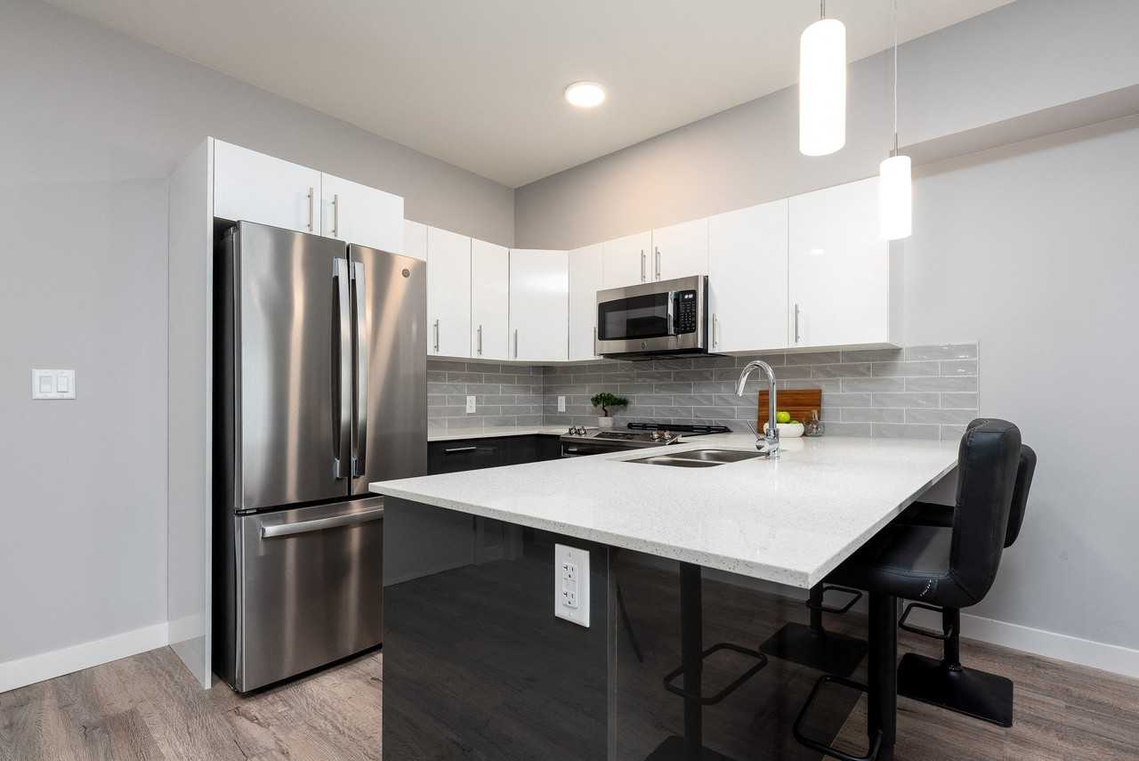 Tenth Line - Photo 5 of 27