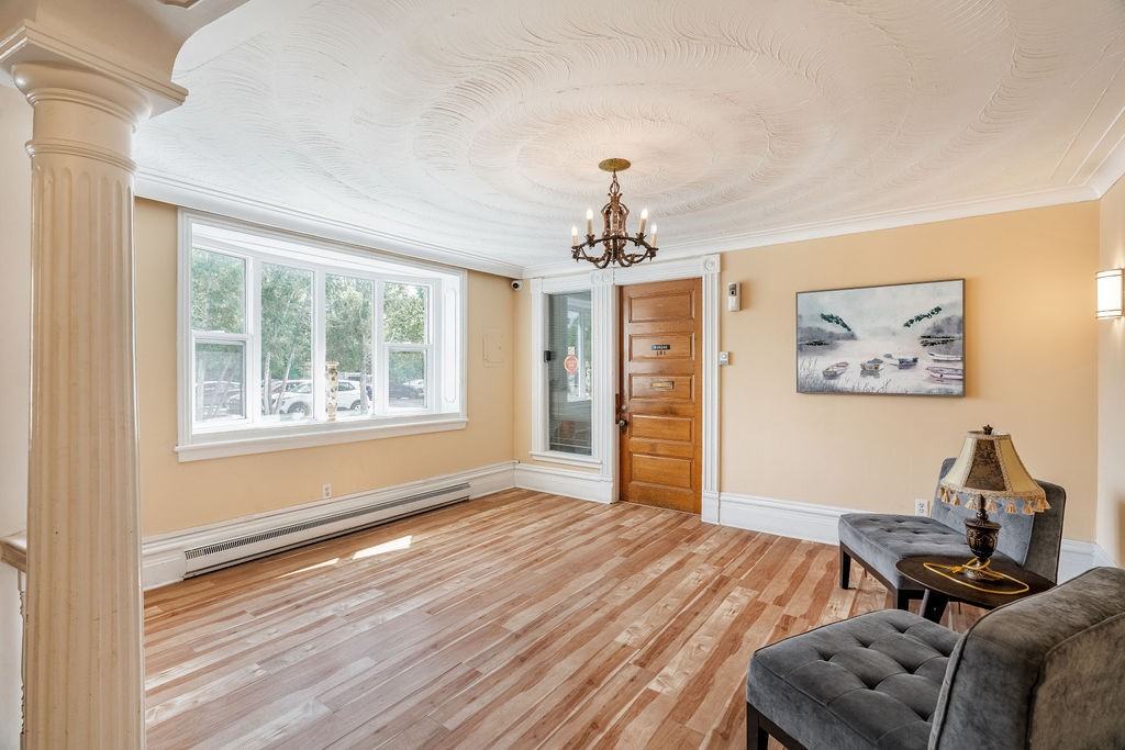 27 Lucerne & 87 Vanier - Photo 7 of 35