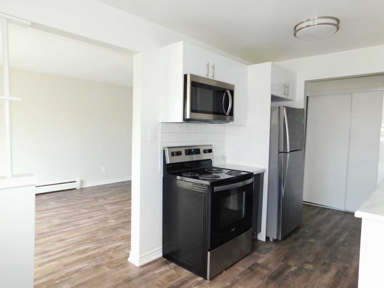 716 Downie Street - Photo 6 of 17