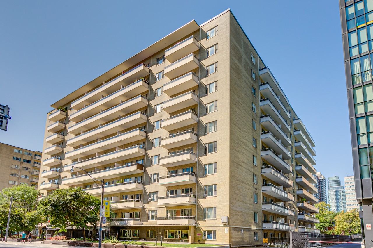 550 Jarvis St - Photo 2 of 10