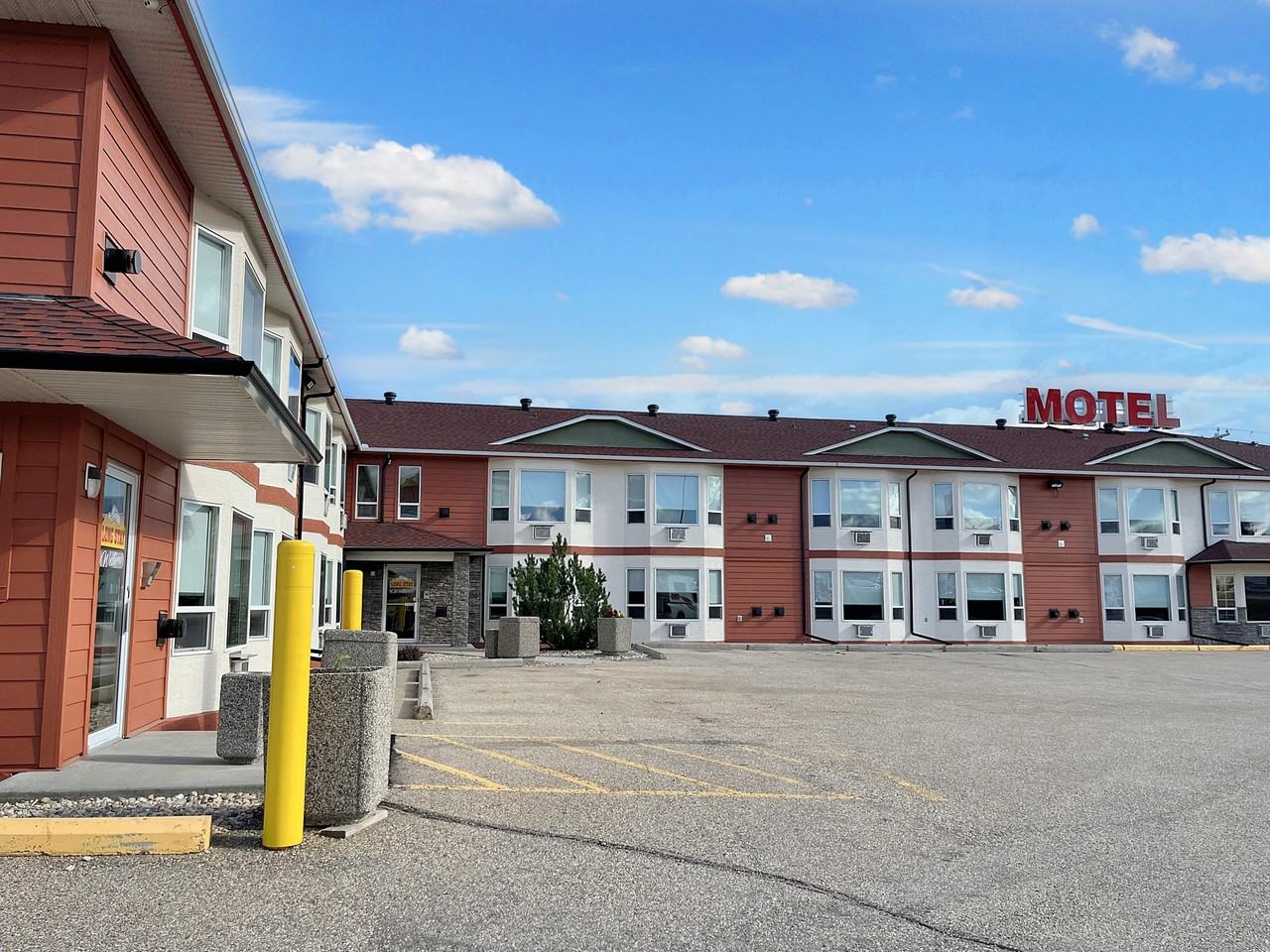 Western Long Stay, Whitecourt - Photo 3 of 29