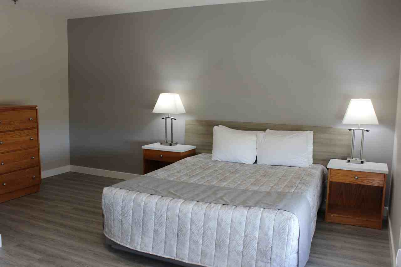 Western Long Stay Leduc 3 - Photo 7 of 32