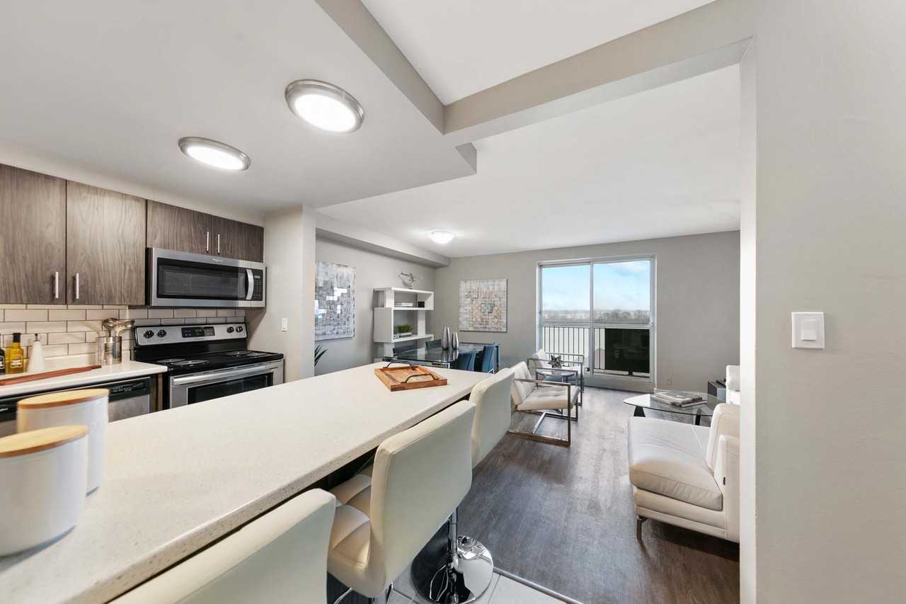 St. Clair Towers - Photo 7 of 50