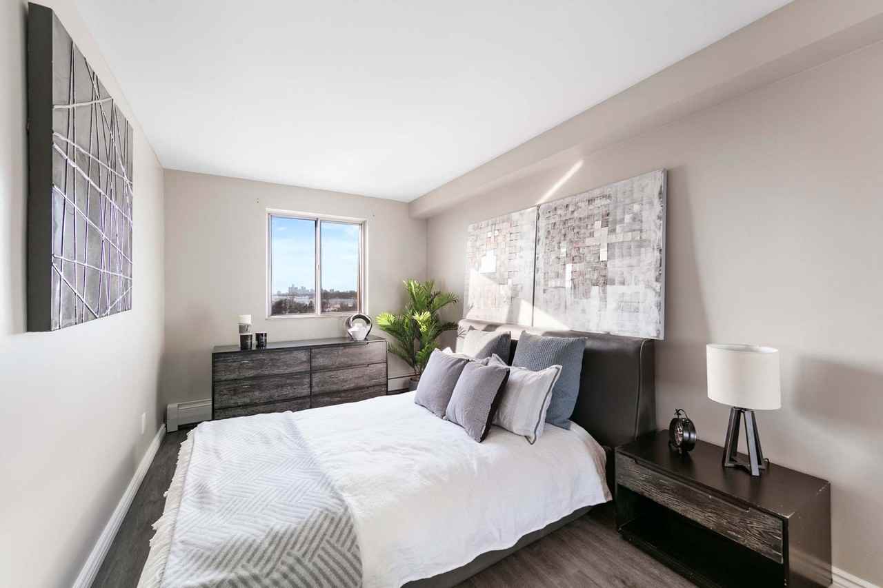 Shoreline Towers - Photo 7 of 45