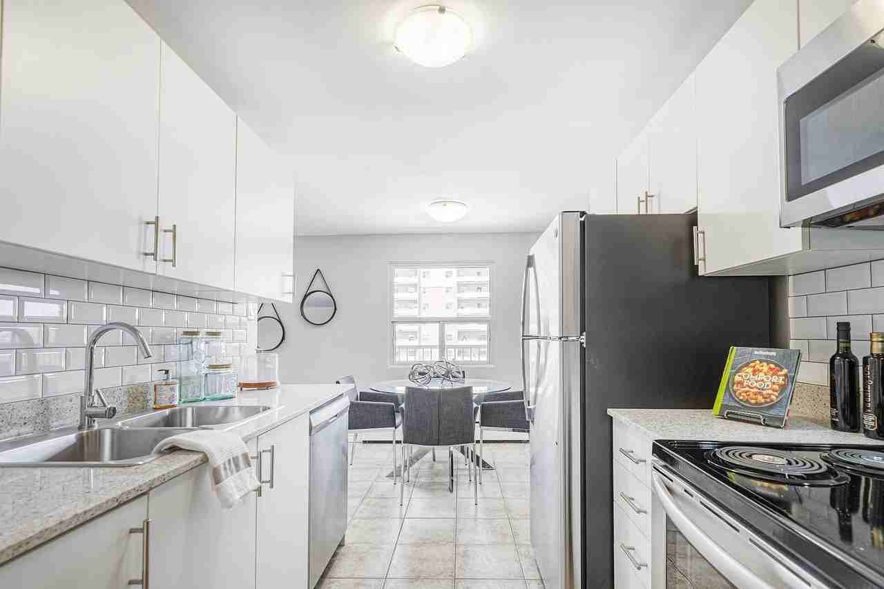 St. James Place I - Photo 7 of 45