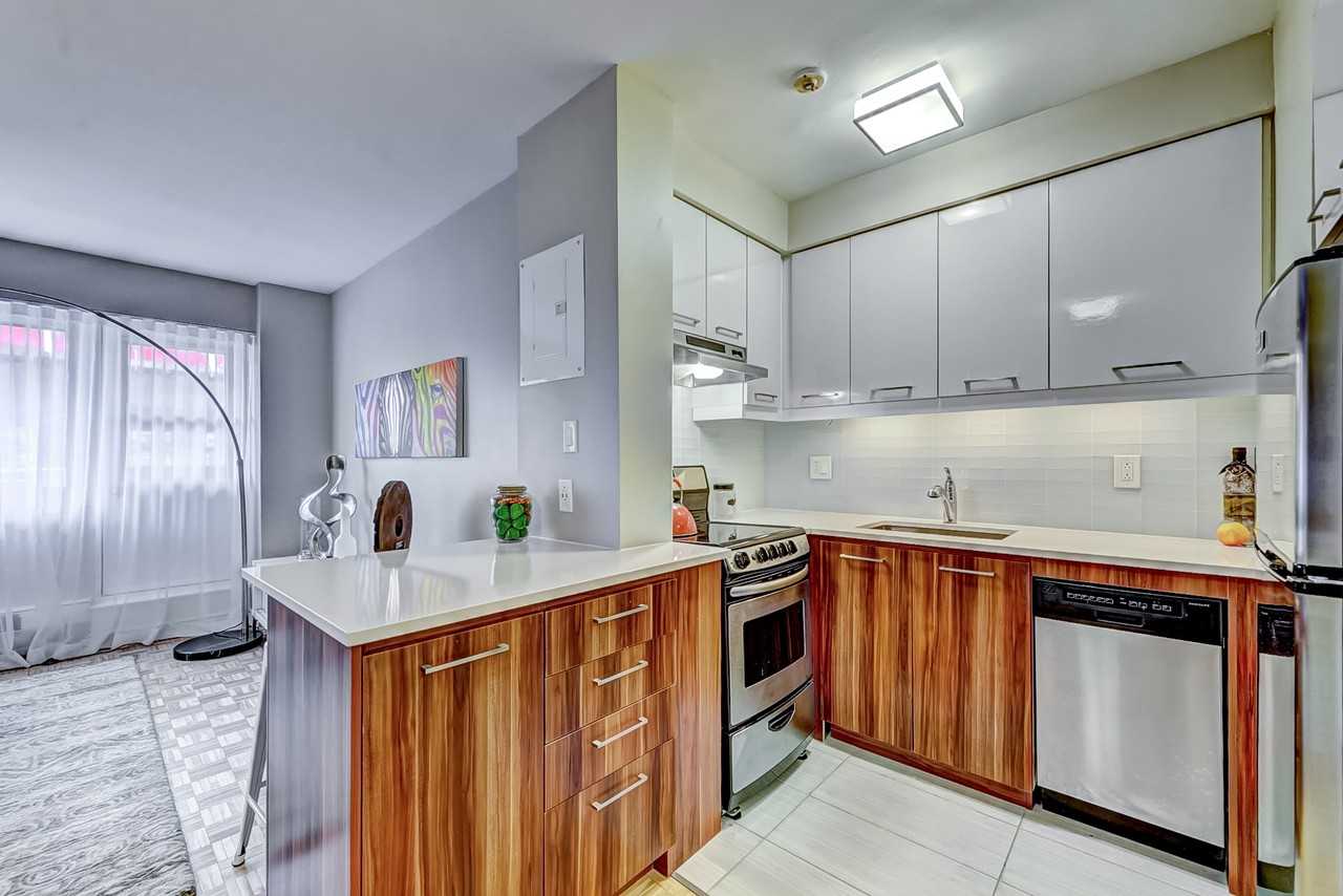 Le 1420 Crescent - Photo 3 of 50