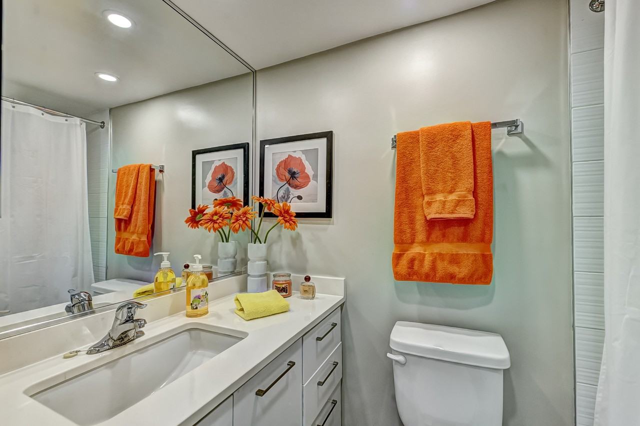 Le 1420 Crescent - Photo 7 of 50