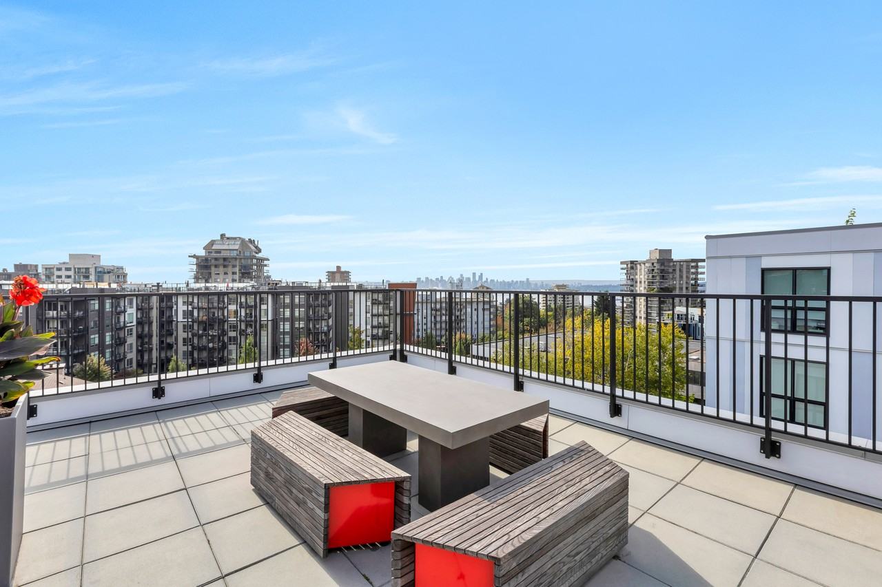 Victoria - 127 E 12th St - Photo 4 of 50