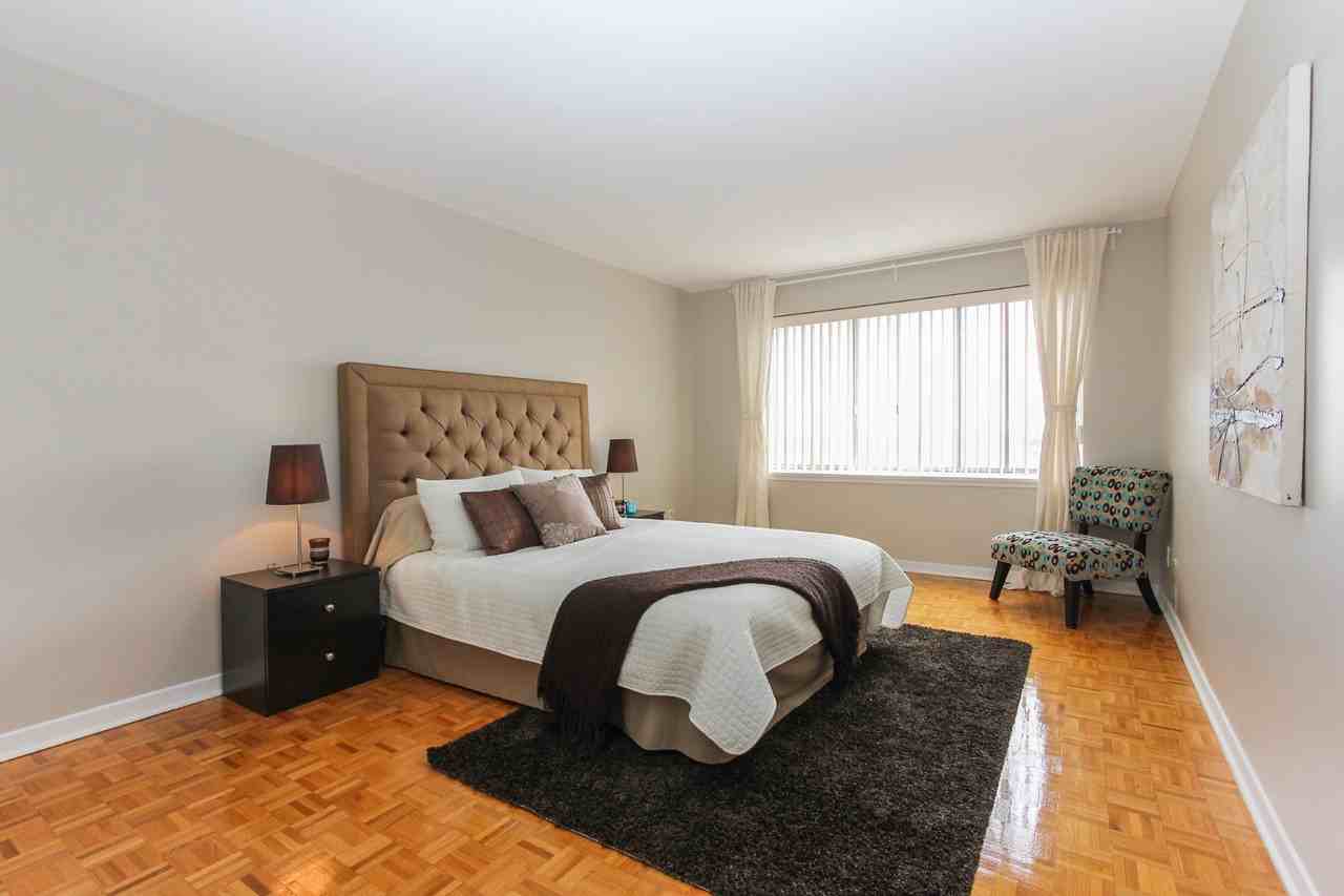 Les Tours Lakeshore - Photo 5 of 32