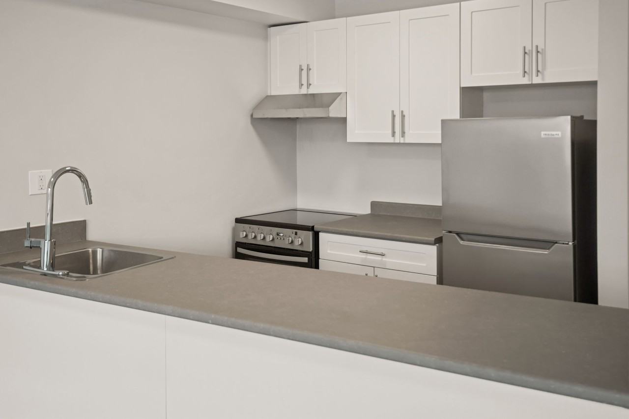 International Plaza - Photo 7 of 50