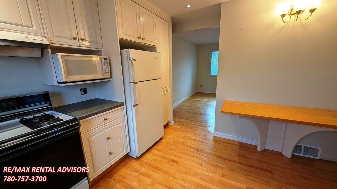1732 23 Avenue Northwest - Photo 3 of 25