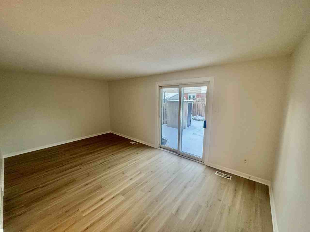 1466 Heatherington - Unit K - Photo 2 of 11